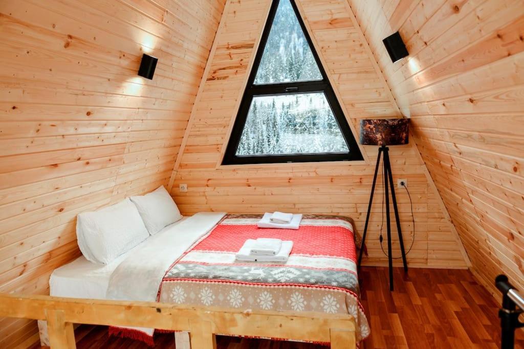 Chalet Hill Silence 2 *
